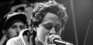 Aunque en vida gozó de un estatus principalmente de culto, Canserbero se labró una reputación en el hip hop latinoamericano gracias a una combinación de letras y rimas reflexivas pero igualmente agresivas.