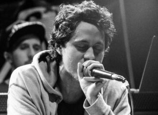 Aunque en vida gozó de un estatus principalmente de culto, Canserbero se labró una reputación en el hip hop latinoamericano gracias a una combinación de letras y rimas reflexivas pero igualmente agresivas.
