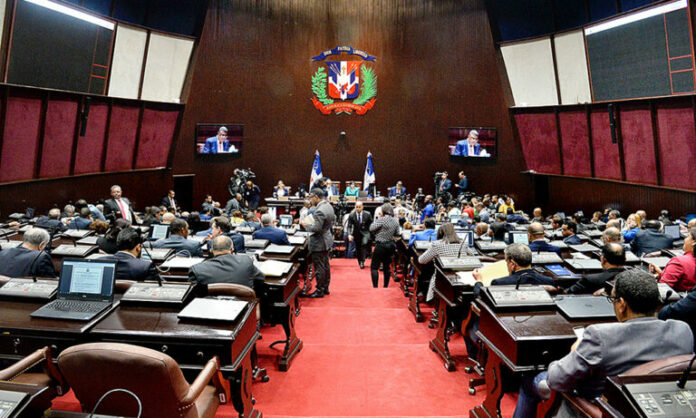 Una comisión de diputados estudia un proyecto de ley que busca regular la nueva Policía Municipal, que estará adscrita a cada Alcaldía según la demarcación y que se encargará de velar por la seguridad de los territorios.