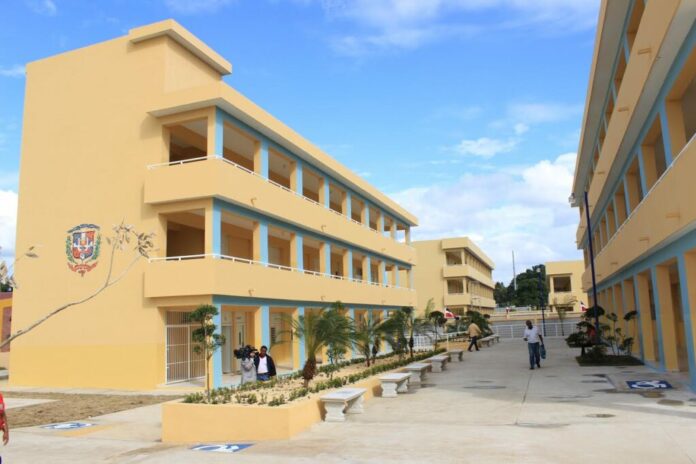 Una estudiante hirió en la cabeza con una tijera a otra joven dentro del aula donde se encontraban, en un hecho ocurrido en el Liceo Antorcha del Futuro, en el municipio de Río San Juan.