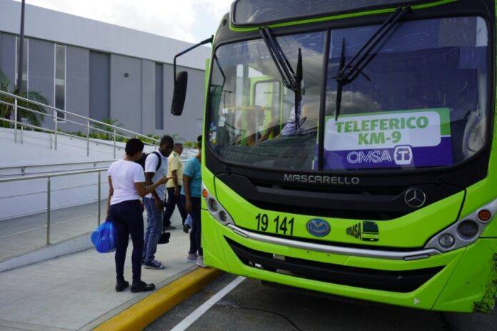La Operadora Metropolitana de Servicios de Autobuses (OMSA) informó que estará ofreciendo servicio de transporte gratis durante el feriado de Año Nuevo en la mayoría de sus corredores, exceptuando los que pertenecen al Sistema Integrado de Transporte, corredor Teleférico- Huacalito y Teleférico- Km. 9 de la Duarte, y los que cobran con pago electrónico, corredor Ciudad Juan Bosch y Lincoln.