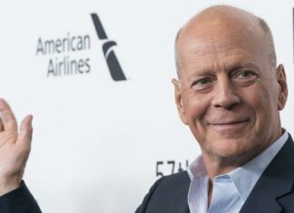 El estado de salud de Bruce Willis sigue empeorando por momentos y las últimas noticias al respecto han vuelto a hacer saltar las alarmas. Los seres queridos del protagonista de Jungla de Cristal han sido los encargados de actualizar su situación al medio Us Weekly. De este modo, fuentes cercanas a su familia han declarado estar especialmente angustiados: “No sabemos el tiempo que le queda”, han declarado.