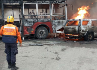 Al menos 14 muertos tras choque múltiple y explosión en una autopista de Caracas