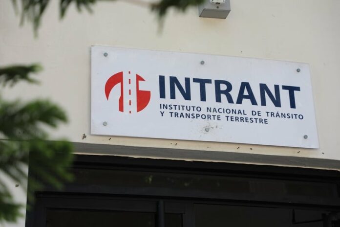 Contrato Intrant contempla pagos adicionales no especificados