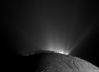Descubren nueva evidencia de que una luna de Saturno podría albergar vida