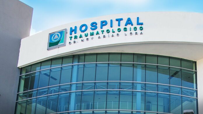 El director del Hospital Universitario Docente Traumatológico Dr. Ney Arias Lora, Julio Landrón, aseguró que el centro de salud está preparado para brindar asistencia rápida y oportuna ante cualquier eventualidad que se presente durante esta segunda fase del operativo navideño.