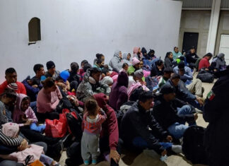 Hay 28 dominicanos entre los 155 migrantes hallados en una vivienda en México Agentes federales localizaron a 155 migrantes, de los cuales 28 son originarios de la República Dominicana, en una residencia de seguridad situada en el estado sureño de Chiapas. En los últimos meses, este estado ha sido testigo de un notable incremento en el flujo migratorio, según indican las autoridades mexicanas.