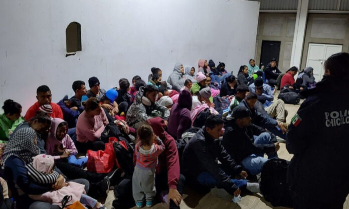 Agentes federales localizaron a 155 migrantes, de los cuales 28 son originarios de la República Dominicana, en una residencia de seguridad situada en el estado sureño de Chiapas. En los últimos meses, este estado ha sido testigo de un notable incremento en el flujo migratorio, según indican las autoridades mexicanas.