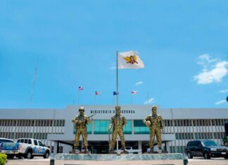 Ministerio de Defensa anuncia programa Militar Fit a partir de enero 2024 A partir del 15 de enero próximo, el Ministerio de Defensa abrirá sus puertas al mundo del fitness, desarrollando el programa de entrenamiento Militar Fit, dirigido por la entrenadora Karla Demorizi.