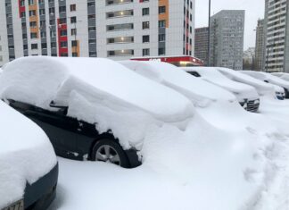 Una nevada récord en más de un siglo cubre Moscú