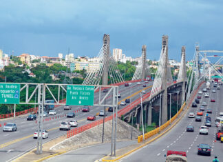 El Ministerio de Obras Públicas y Comunicaciones (MOPC) cerrará a partir de este martes 26 y hasta el sábado 30 de diciembre diversas estructuras ubicadas en el Gran Santo Domingo, que incluyen pasos a desnivel y puentes, a fin de realizar trabajos de acondicionamiento.