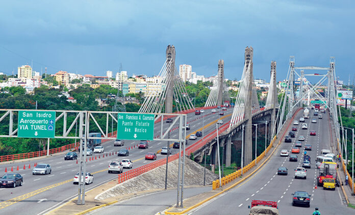 Cierran pasos a desnivel y puentes por mantenimiento El Ministerio de Obras Públicas y Comunicaciones (MOPC) cerrará a partir de este martes 26 y hasta el sábado 30 de diciembre diversas estructuras ubicadas en el Gran Santo Domingo, que incluyen pasos a desnivel y puentes, a fin de realizar trabajos de acondicionamiento.