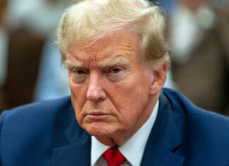 Trump califica a Biden de «amenaza real» para la democracia en EE.UU.