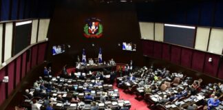 La Cámara de Diputados declaró este martes de urgencia y aprobó en dos lecturas el proyecto de ley que designa con el nombre “Avenida Pedro Martínez” el tramo de la avenida prolongación 27 de Febrero, comprendido desde el cruce de la avenida General Gregorio Luperón hasta la autopista Duarte.
