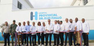El presidente Luis Abinader entregó este miércoles el remozado Hospital Provincial Doctor Elio Fiallo y el nuevo Centro de Primer Nivel Pedernales 3-4, que acercan a la población a los servicios y atenciones sanitarias en espacios dignos.