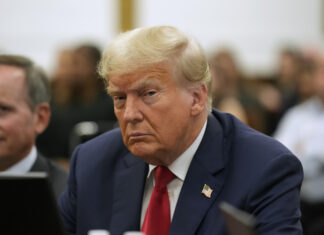 Trump: El mundo está en llamas y se dirige hacia III Guerra Mundial Bajo el mandato del actual presidente de EE.UU., Joe Biden, el país «tiene graves problemas», como la inflación, la delincuencia y la crisis migratoria. Mientras, el mundo se dirige hacia la Tercera Guerra Mundial, señaló esta semana el exmandatario estadounidense Donald Trump en un nuevo video de campaña.