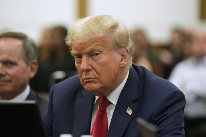 Trump: El mundo está en llamas y se dirige hacia III Guerra Mundial Bajo el mandato del actual presidente de EE.UU., Joe Biden, el país «tiene graves problemas», como la inflación, la delincuencia y la crisis migratoria. Mientras, el mundo se dirige hacia la Tercera Guerra Mundial, señaló esta semana el exmandatario estadounidense Donald Trump en un nuevo video de campaña.