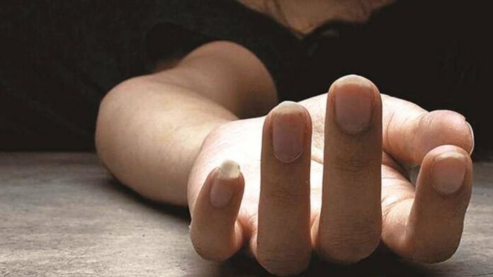 Una mujer fue encontrada sin vida en el interior de su vivienda ubicada en el sector Los Robles del Distrito Municipal Juan López en Moca, provincia Espaillat.