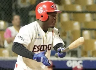 Héctor Rodríguez, de los Leones del Escogido, fue nombrado Novato del Año del campeonato 2023-2024 dedicado a la comunicadora deportiva Onfalia Morillo, reveló este martes la Liga de Béisbol Profesional de República Dominicana (LIDOM) mediante un comunicado de prensa. Rodríguez, quien logró el galardón tras una cerrada batalla con el torpedero Julio Carreras, de los Gigantes del Cibao, obtuvo 214 puntos en el nuevo formato de valoración ponderada que estrenó LIDOM para las escogencias de los jugadores más destacados del certamen en el que se disputa la Copa Banreservas.