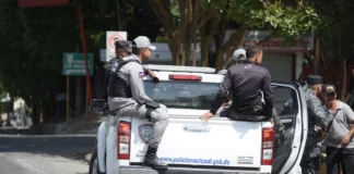 La vocera de la Policía Nacional en La Romana, Risa Nuñez Ortiz, informó este miércoles que un presunto antisocial que era buscado con varias órdenes de arresto falleció mientras recibía atenciones médicas, luego de que supuestamente enfrentara a tiros a una patrulla policial en la calle Circunvalación del sector Villa Pereyra, de esta ciudad.