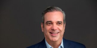 El presidente de la República Dominicana, Luis Abinader, propuso un plan de retiro y seguro de salud, destinado específicamente para la clase artística del país.