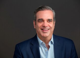 Presidente Abinader propone plan de seguro y retiro para artistas El presidente de la República Dominicana, Luis Abinader, propuso un plan de retiro y seguro de salud, destinado específicamente para la clase artística del país.