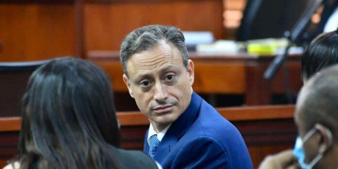El Consejo de Defensa de Jean Alain Rodríguez reiteró al residente de la República, Luis Abinader Corona, en su condición de Jefe de Estado y Gobierno de la República Dominicana, así como a la procuradora Miriam Germán Brito, a quien este le delegó, cumplir con la Decisión No. 46/2023 del Consejo de Derechos Humanos de la ONU que solicitó formalmente al Gobierno dominicano la inmediata puesta en libertad mientras continua el natural proceso en su contra, al determinar que la actual prisión es arbitraria y sin peligro de fuga.