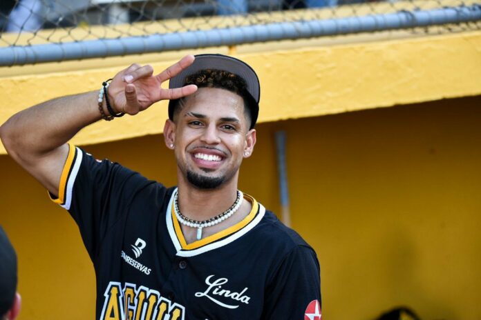 Christopher Morel fue seleccionado por sus colegas como Caballero del Año en LIDOM Los peloteros de la Liga de Béisbol Profesional de República Dominicana (LIDOM) seleccionaron a Christopher Morel, de las Águilas Cibaeñas, como el Caballero del Año del campeonato 2023-2024, informó la liga este martes al mediodía.