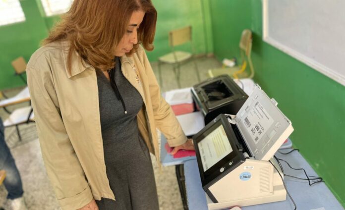 Auditoría a equipos de la JCE indican reforzamiento del software contra programas maliciosos La Junta Central Electoral (JCE) afirma que los errores encontrados en la primera auditoría a los equipos de digitalización, escaneo y transmisión de datos (EDET) ya fueron solucionados.