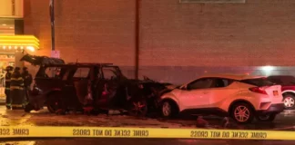 Según una fuente familiarizada con la investigación, el choque mortal ocurrido a la salida de un concierto de Año Nuevo en Rochester, Nueva York, está siendo investigado como terrorismo doméstico después de que el sospechoso dejara supuestamente una nota suicida y un diario en su habitación de hotel.