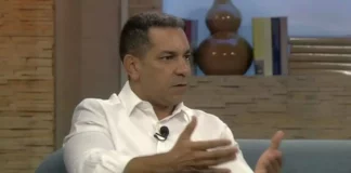Emmanuel Rivera Ledesma, supuesto arquitecto señalado por el Ministerio Público como cabecilla de red que se dedicó a la estafa inmobiliaria de varias personas, solicitó al juez Rigoberto Sena de la Oficina de Atención Permanente del Distrito Nacional que le permitiera seguir pagando, resarciendo y solucionando a las personas que compraron inmuebles con él.