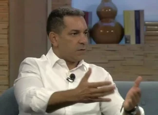 Emmanuel Rivera Ledesma, supuesto arquitecto señalado por el Ministerio Público como cabecilla de red que se dedicó a la estafa inmobiliaria de varias personas, solicitó al juez Rigoberto Sena de la Oficina de Atención Permanente del Distrito Nacional que le permitiera seguir pagando, resarciendo y solucionando a las personas que compraron inmuebles con él.