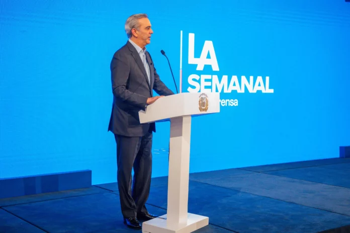 El presidente Luis Abinader informó que el español José "Pepe" Vila del Castillo continuará involucrado con el proceso de la reforma policial, a pesar de que su contrato como comisionado de la reforma haya vencido el pasado 15 de enero.