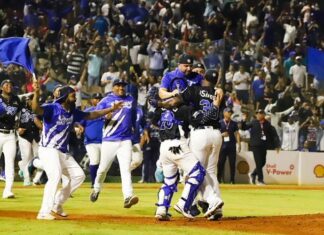 Dawel Lugo decide con doble y lleva al Licey a la Serie Final Dawel Lugo conectó doble remolcador para romper el empate en el cierre de la novena entrada en el triunfo de los Tigres del Licey 4-3 ante los Gigantes del Cibao este jueves por la noche en la dieciochoava jornada del Round Robin 36 de la Liga Dominicana de Béisbol en la que se disputa la Copa Banreservas dedicada a Onfalia Morillo.