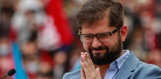 El presidente de Chile, Gabriel Boric, anunció un acuerdo con el gigante tecnológico Google para construir el primer cable submarino transoceánico, que conectará directamente a Suramérica con Asia y Oceanía.