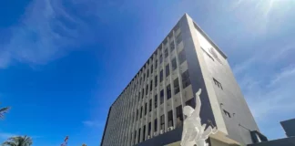 Los presidentes de la Alianza Dominicana Contra la Corrupción (ADOCCO), Julio César de la Rosa Tiburcio, y del Consejo Dominicano de Unidad Evangélica (CODUE), pastor Feliciano Lacen, ponderaron positivamente el decreto 581-23 emitido por el presidente Luis Abinader que dispone la constitución de un fideicomiso público para salvaguardar los terrenos propiedad del Consejo Estatal del Azúcar (CEA).