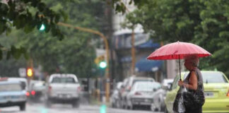 La Oficina Nacional de Meteorología (Onamet), informó este viernes, que el patrón meteorológico estará bajo la influencia del viento predominante del este, que en determinadas ocasiones ingresará núcleos nubosos hacia nuestra área, que producirán desde la mañana lluvias pasajeras en el noreste, especialmente La Altagracia, El Seibo, Hato Mayor, Samaná y María Trinidad Sánchez.
