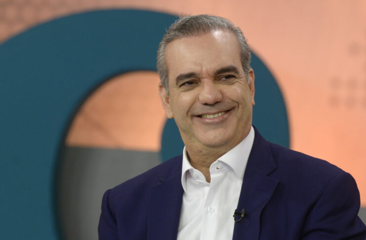 Encuesta revela presidente Luis Abinader ganaría en primera vuelta