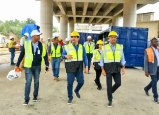 El ministro de la Presidencia, Joel Santos, anunció este martes que el segundo tren de los 15 que conformarán el monorriel de Santiago, así como la culminación de los trabajos de obra gris de la Estación Central del Sistema Integrado de Transporte de Santiago estarán listos para finales del primer trimestre del año.