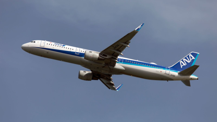 Un pasajero estadounidense muerde a una azafata en pleno vuelo
