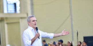 Presidente Abinader arranca 2024 entregando 800 títulos de un total de 1,456 que benefician más de 5 mil personas en Azua
