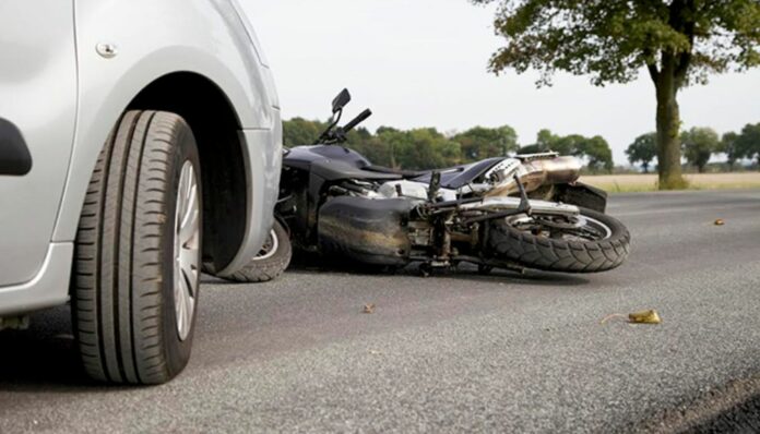 Un total de 38 personas fallecieron en circunstancias ligadas a accidentes de tránsito y atropellamientos durante los asuetos de Nochebuena, Navidad y Año Nuevo, 27 de ellos en motocicletas, según el reporte del Centro de Operaciones de Emergencia (COE). Motocicletas ligadas a 27 muertes en accidentes durante Navidad y Año Nuevo