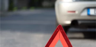 Al menos 10 personas lesionadas, cinco de las cuales fueron trasladadas a distintos centros de salud, tras el choque de dos camiones, una yipeta y un autobús de pasajeros en la autopista Joaquín Balaguer en el sector La Delgada, en la provincia de Santiago.