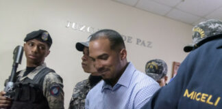 Wander Franco, el jugador de Grandes Ligas, permanecerá detenido en la cárcel preventiva del Palacio de Justicia de Puerto Plata durante el fin de semana. Esto se debe a que el pago de la fianza debe realizarse en el Banco Agrícola y, dado que hoy es sábado y es feriado, no ha sido posible realizar dicha transacción.