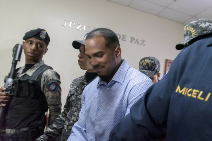 Wander Franco, el jugador de Grandes Ligas, permanecerá detenido en la cárcel preventiva del Palacio de Justicia de Puerto Plata durante el fin de semana. Esto se debe a que el pago de la fianza debe realizarse en el Banco Agrícola y, dado que hoy es sábado y es feriado, no ha sido posible realizar dicha transacción.