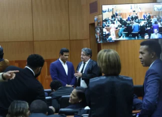Tribunal declara en rebeldía y ordena el arresto de acusada en caso Coral y Coral 5G