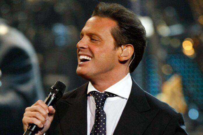 Devolverán dinero a los que no pudieron asistir al concierto de Luis Miguel
