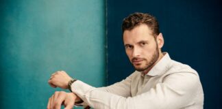 Adan Canto, actor mexicano conocido por sus papeles en 'X Men' y 'Narcos', entre otros, ha fallecido a los 42 años. Su publicista, Jennifer Allen, lo hizo público y reveló que Canto ha muerto por un cáncer de apéndice, enfermedad que había decidido mantener en privado. "Adan tenía una profundidad espiritual que muy pocos llegaron a conocer en verdad. Aquellos que pudieron conocerle cambiaron para siempre. Mucha gente lo extrañará profundamente", afirmó Allen a través de un comunicado.