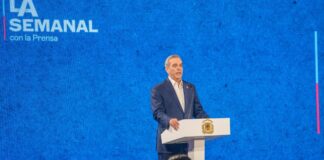 El presidente Luis Abinader dijo este lunes que en cuanto a las críticas a la nueva ley 1-24 que crea la Dirección Nacional de Investigaciones, los políticos opositores actúan con “politiquería e hipocresía” pues la normativa fue aprobada en el Congreso con el consenso de todos los partidos.