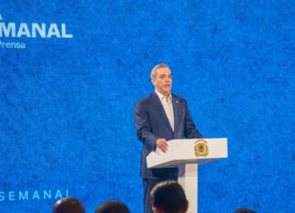El presidente Luis Abinader dijo este lunes que en cuanto a las críticas a la nueva ley 1-24 que crea la Dirección Nacional de Investigaciones, los políticos opositores actúan con “politiquería e hipocresía” pues la normativa fue aprobada en el Congreso con el consenso de todos los partidos.